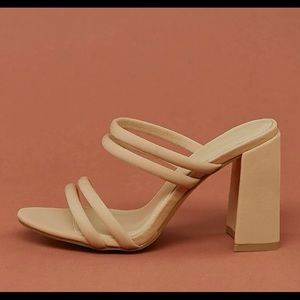Strappy Camel coloured block heels - SHEIN - Size 8